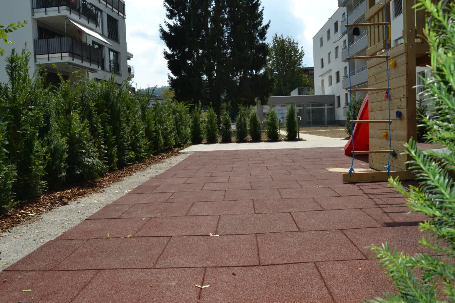 Kletterelemente auf dem Spielplatz Schwamendingen